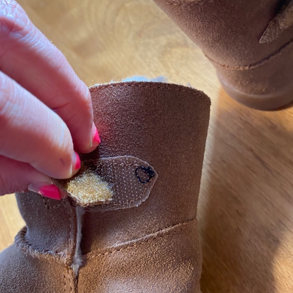 Little Kids Uggs Size Sm/6 - Picture 11 of 11